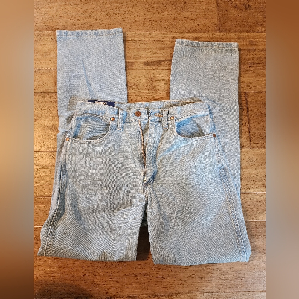 NWT Light Wash Wrangler Slim Cut Cowboy Jeans 9x32